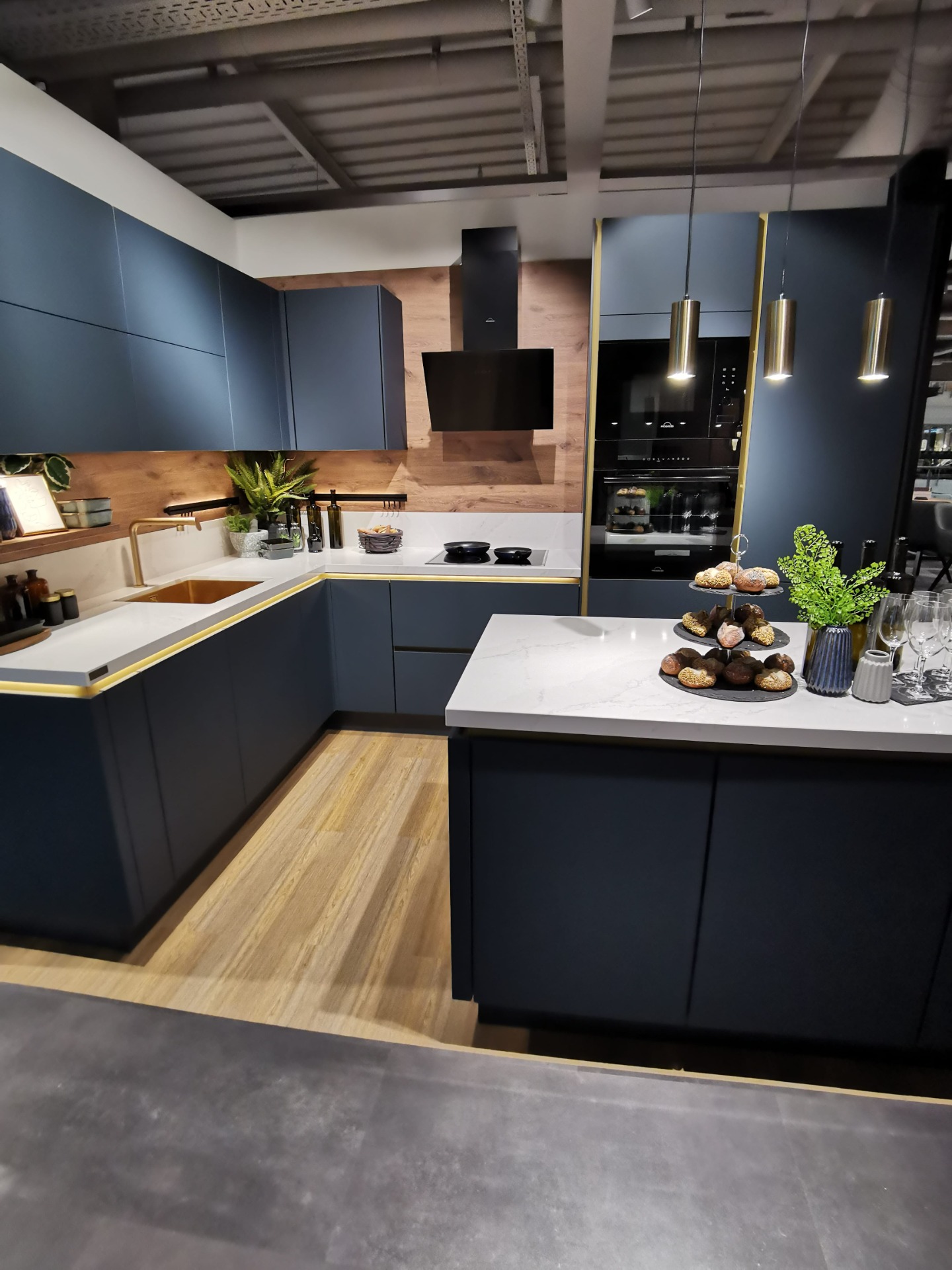 Blue Kitchen Cabinets: The Stylish Trend That Elevates Any Home